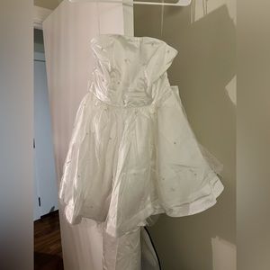 Mini strapless white/ivory dress from Showpo! Size 8 (L)